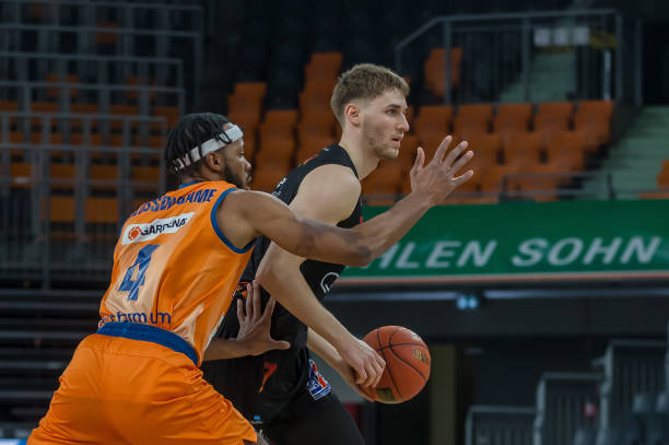 训体系在法 训体系在法