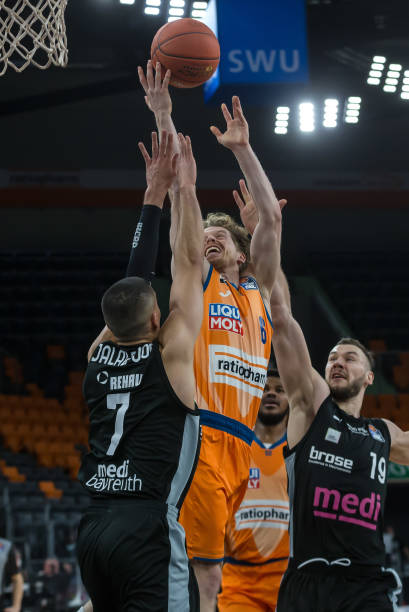 与此同时 与此同时